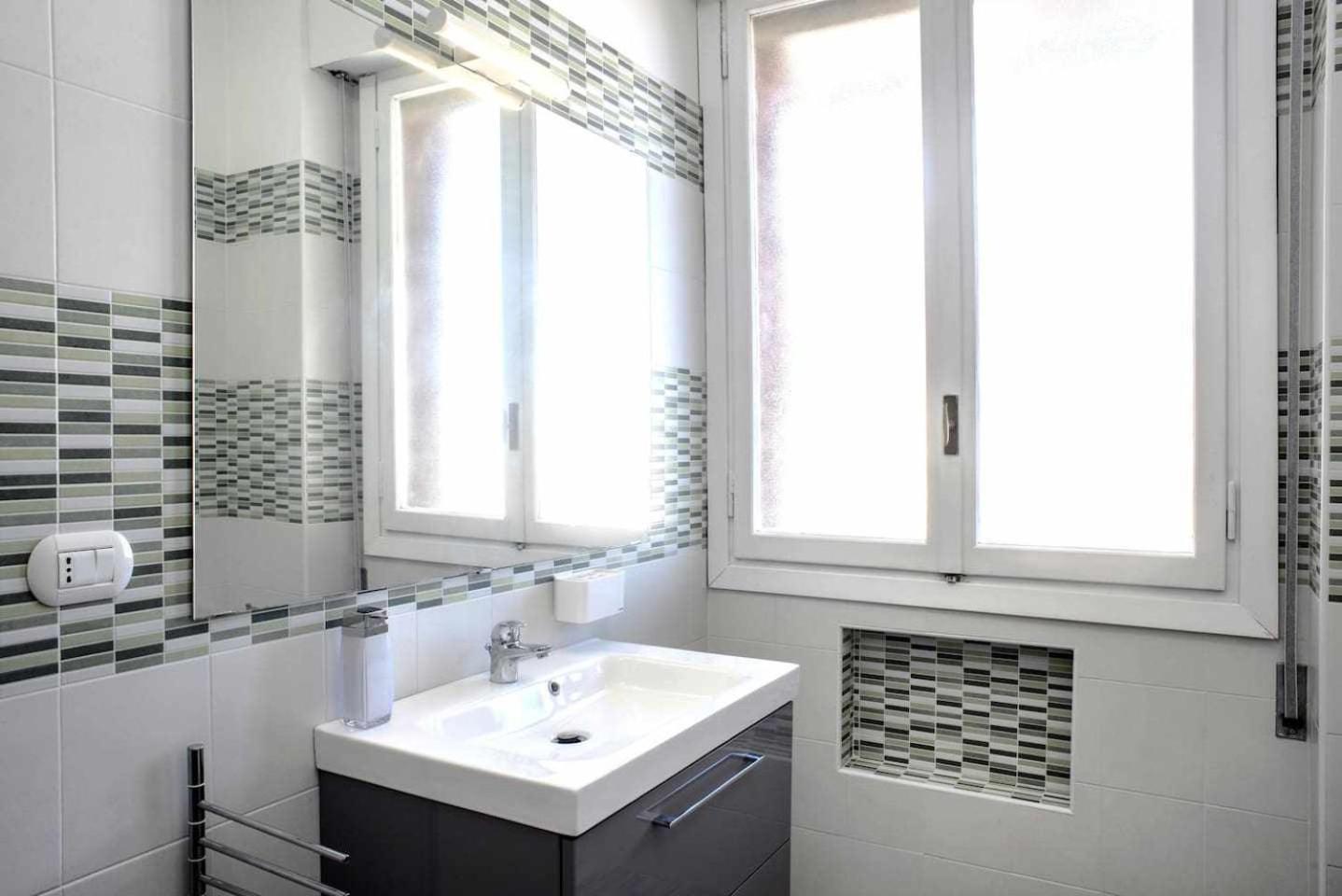 Suite La Montagnola Park 200M Stazione Centrale Bolonia Zewnętrze zdjęcie